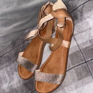Stylish Tan and Gold Women's Sandals